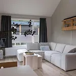 سورين لونج بيت خشبي
